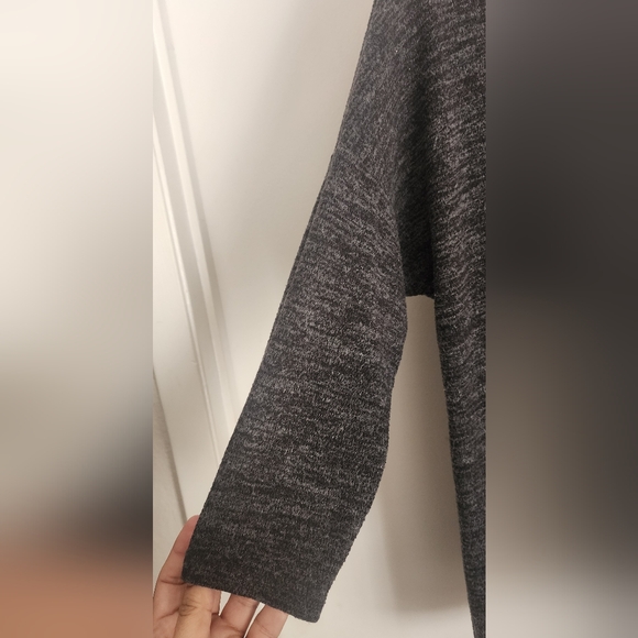 Torrid Set Of 2 Super Soft Plush Pullover Tops Grey And Purple Sz 00 - Picture 8 of 10